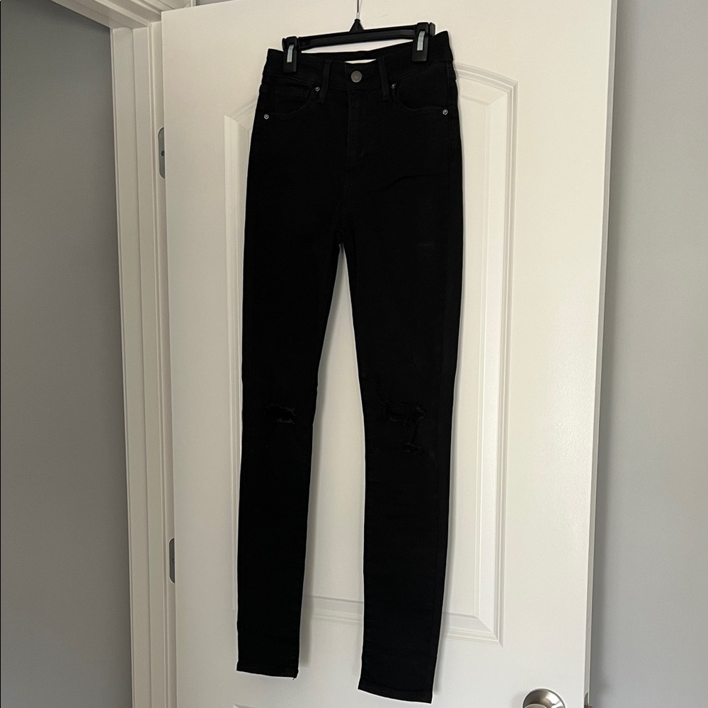NWOT  Levi’s 721 High Rise Skinny size 25 in Black